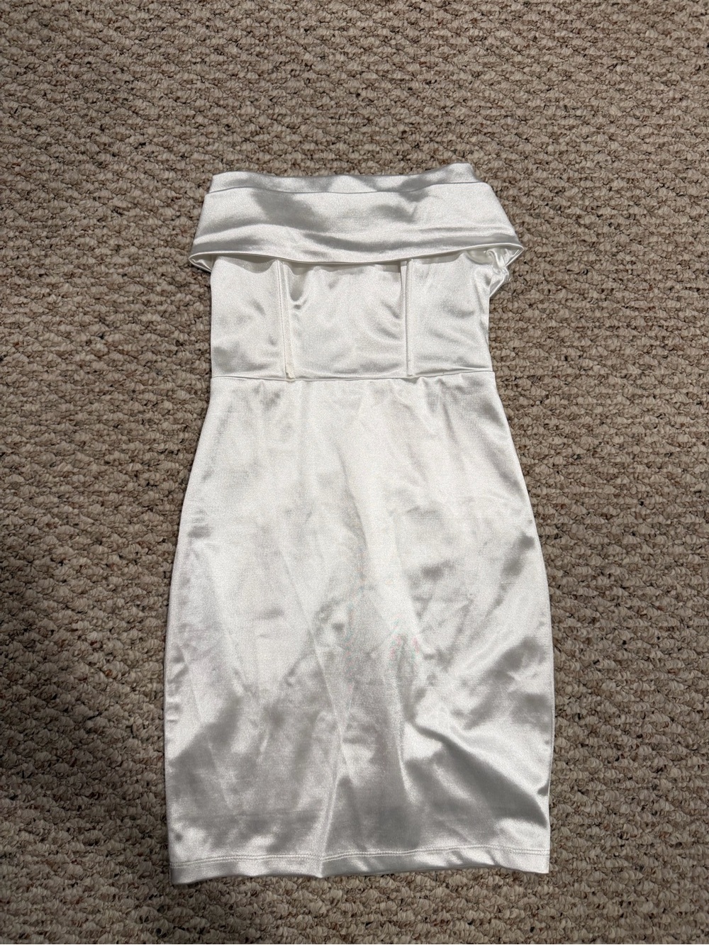 That’s so Fetch white satin strapless mini dress
